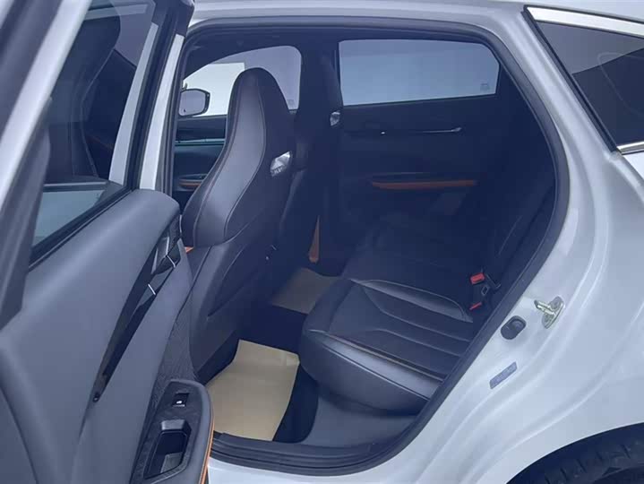 Фото 11 - Changan UNI-V