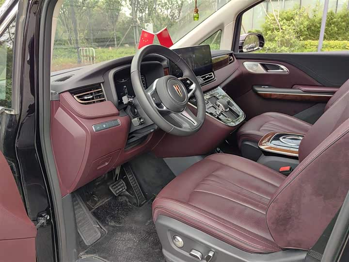 Фото 4 - Hongqi HQ9