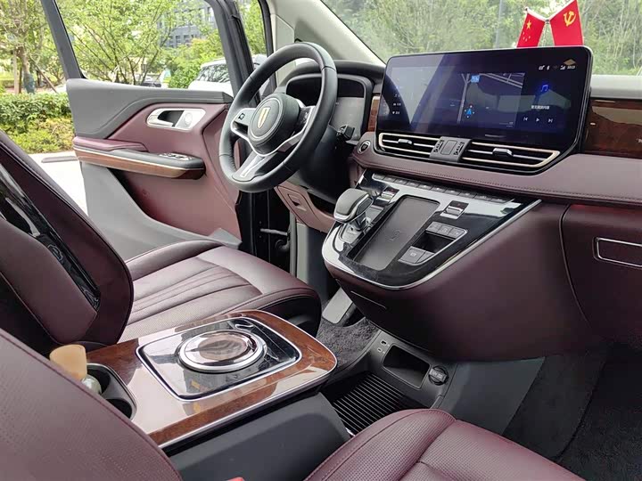 Фото 5 - Hongqi HQ9