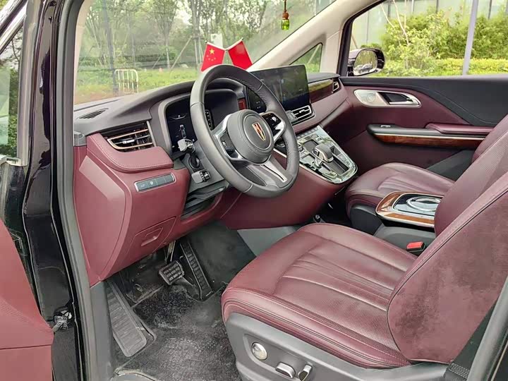 Фото 9 - Hongqi HQ9