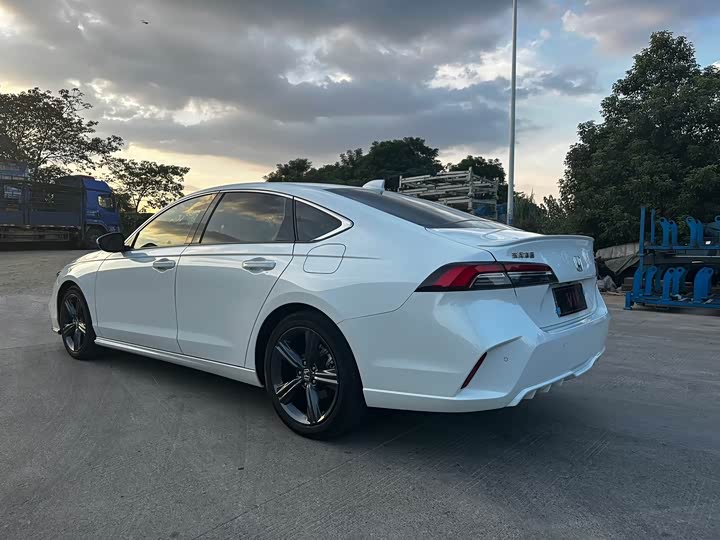 Фото 7 - Honda Inspire