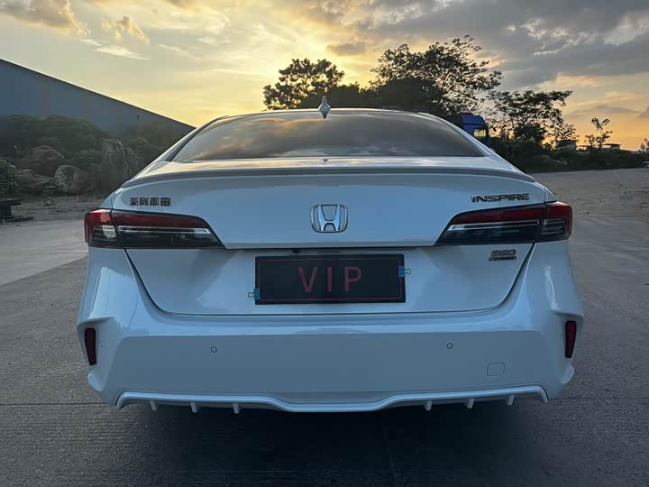 Фото 8 - Honda Inspire