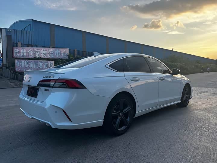 Фото 9 - Honda Inspire