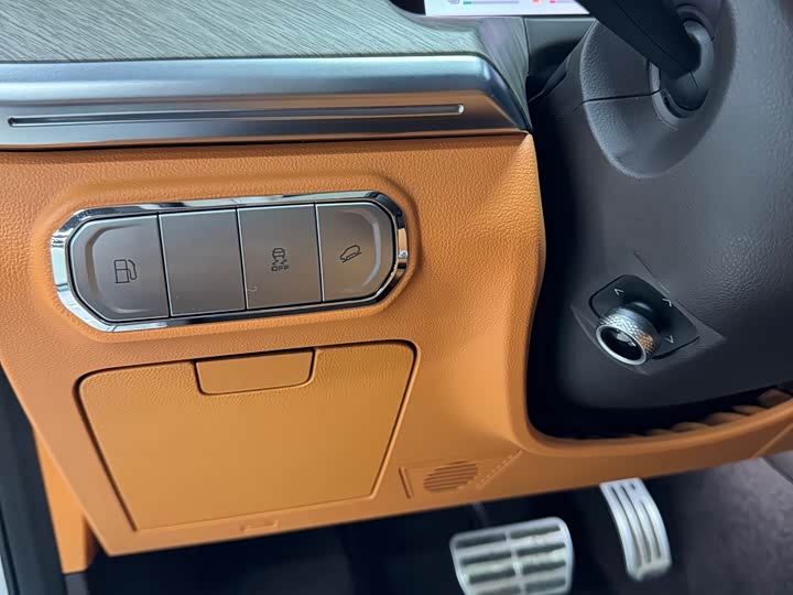 Фото 11 - Tank 500 Hybrid