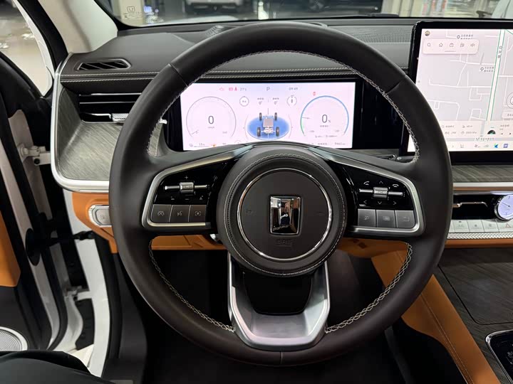 Фото 12 - Tank 500 Hybrid