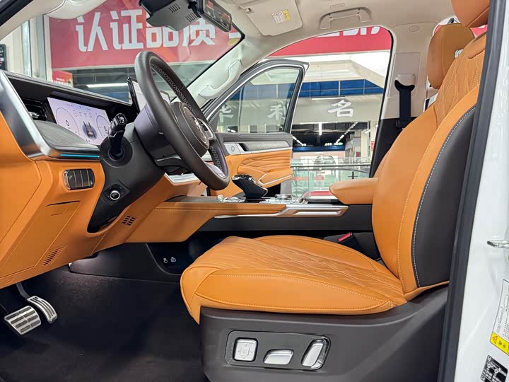 Фото 20 - Tank 500 Hybrid