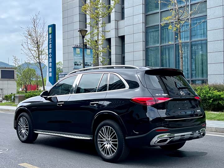 Фото 11 - Mercedes-Benz GLC-Class