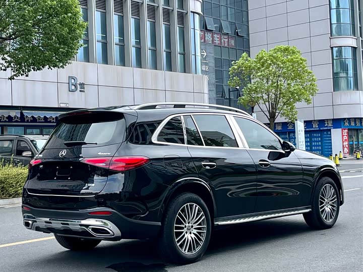 Фото 13 - Mercedes-Benz GLC-Class