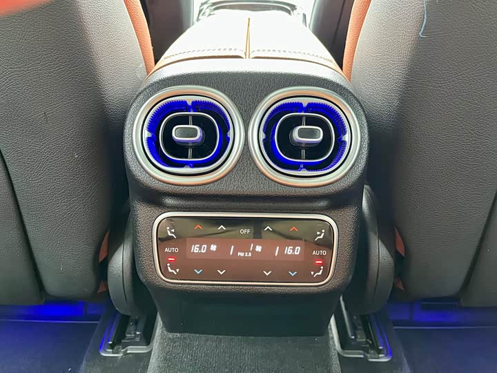 Фото 9 - Mercedes-Benz GLC-Class