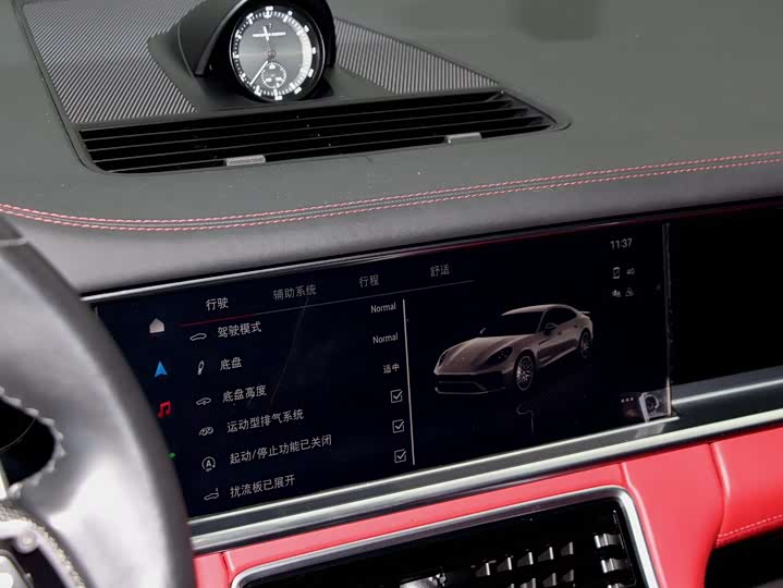 Фото 14 - Porsche Panamera