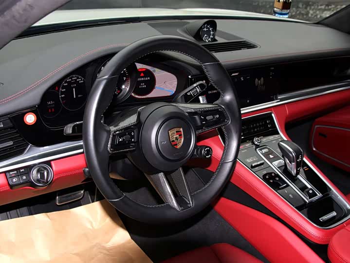 Фото 16 - Porsche Panamera