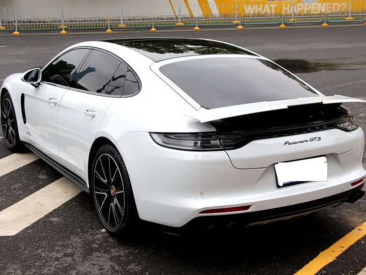 Фото 3 - Porsche Panamera