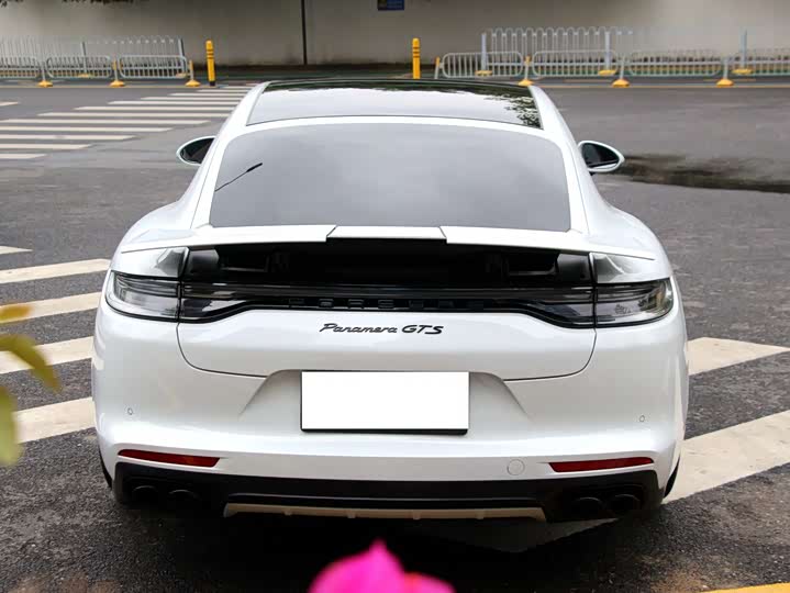 Фото 4 - Porsche Panamera