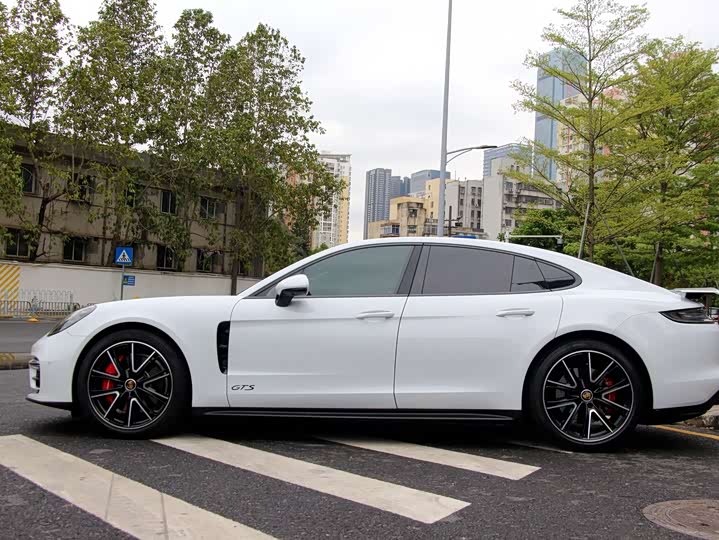 Фото 5 - Porsche Panamera