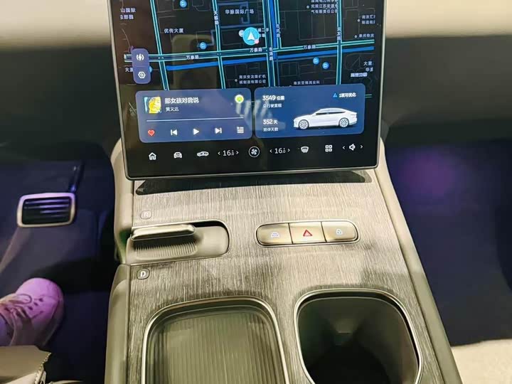 Фото 10 - Nio ET7