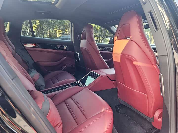 Фото 10 - Porsche Panamera