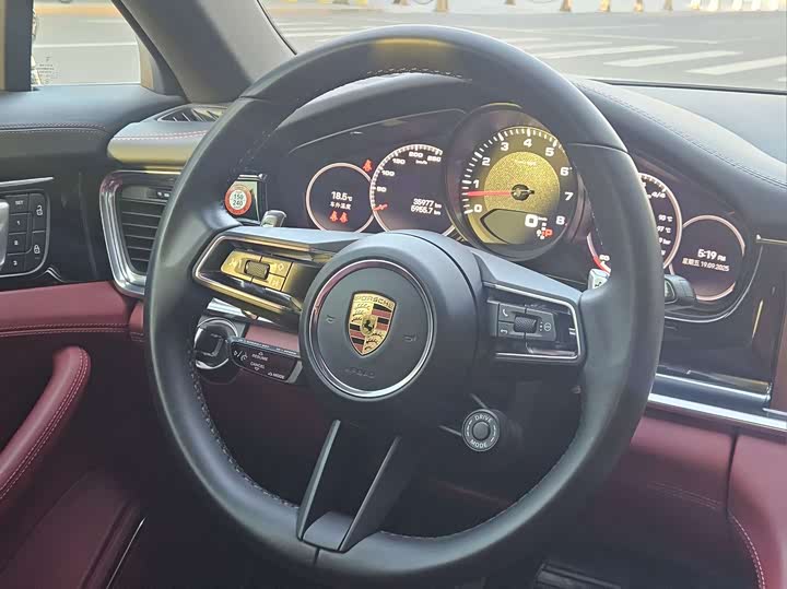 Фото 11 - Porsche Panamera