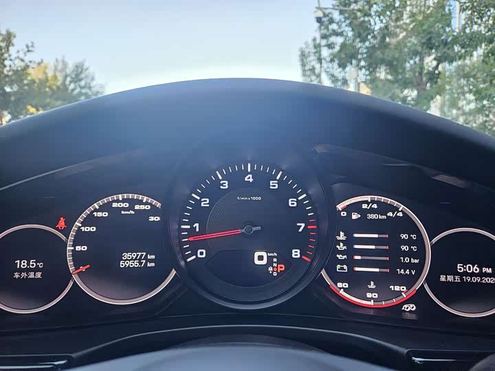 Фото 12 - Porsche Panamera