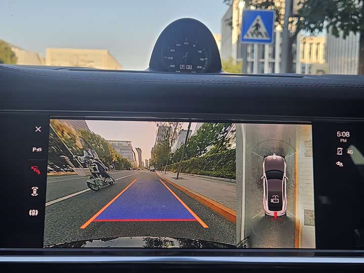 Фото 14 - Porsche Panamera