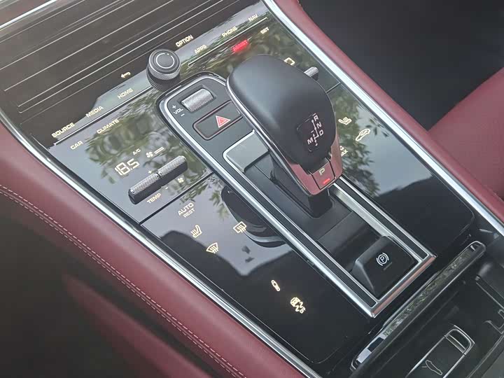 Фото 15 - Porsche Panamera