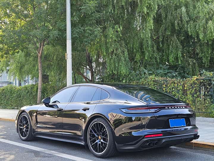 Фото 3 - Porsche Panamera