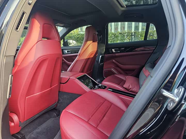 Фото 7 - Porsche Panamera