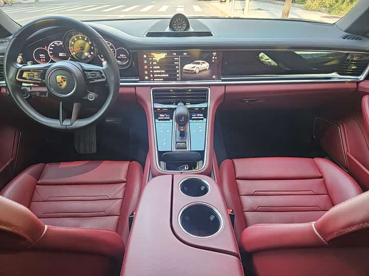 Фото 8 - Porsche Panamera