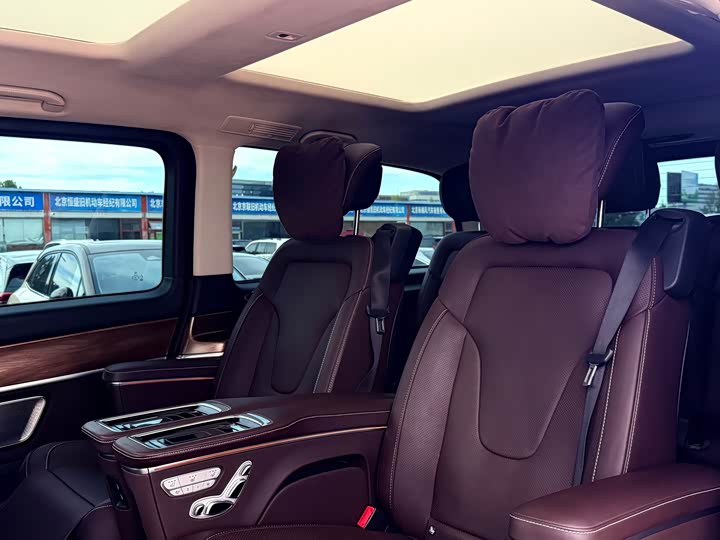 Фото 11 - Mercedes-Benz V-Class