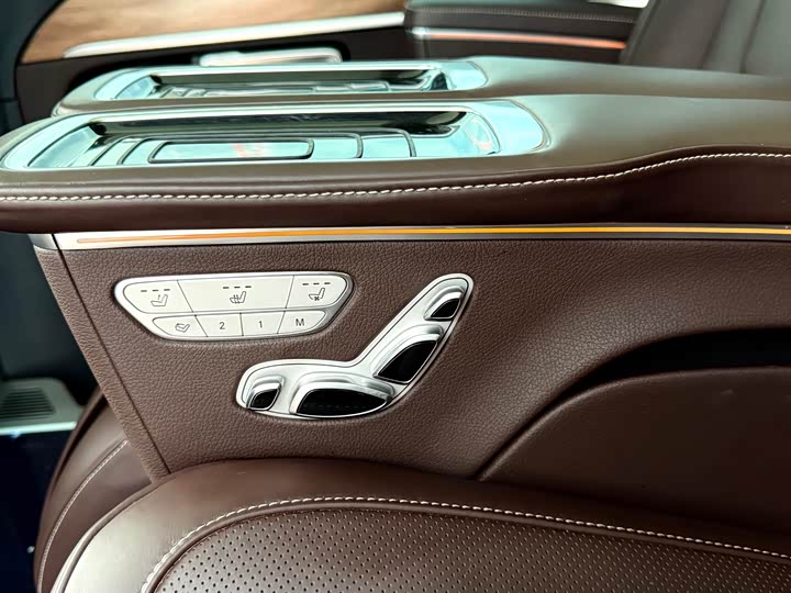 Фото 12 - Mercedes-Benz V-Class