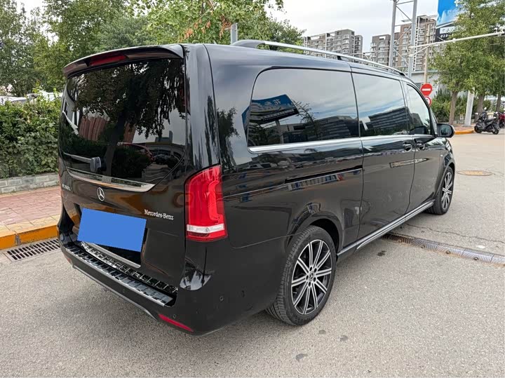 Фото 17 - Mercedes-Benz V-Class