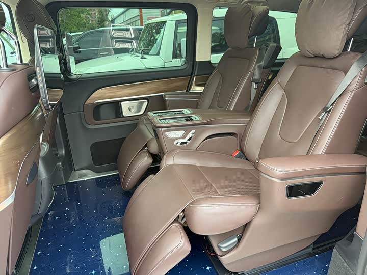 Фото 5 - Mercedes-Benz V-Class