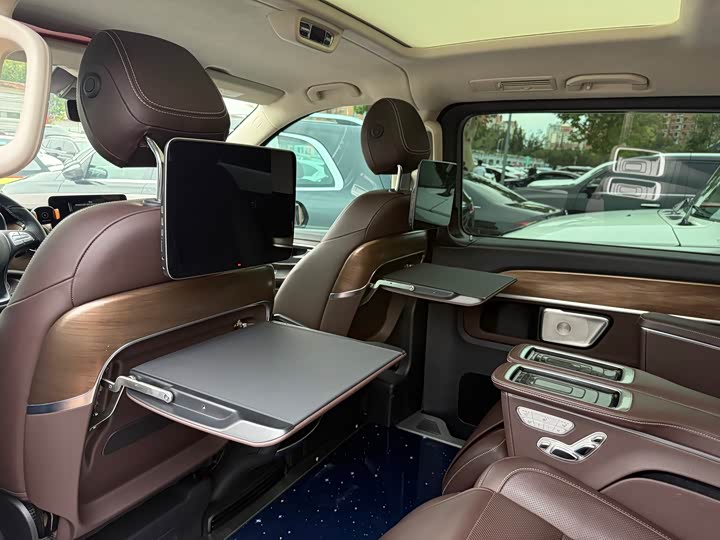 Фото 8 - Mercedes-Benz V-Class