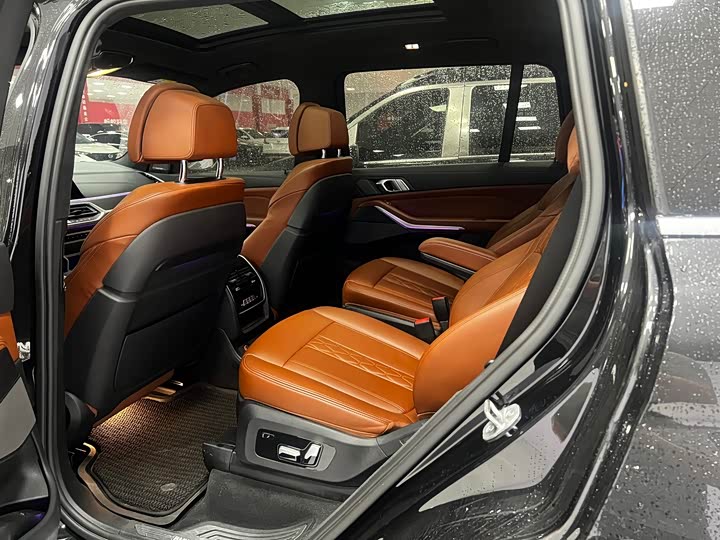 Фото 11 - BMW X7