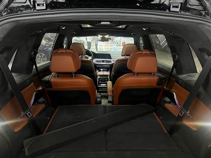 Фото 12 - BMW X7