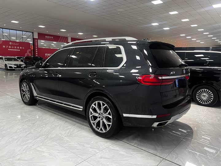 Фото 4 - BMW X7