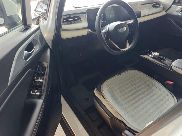 Фото 8 - Geely Geometry E Firefly