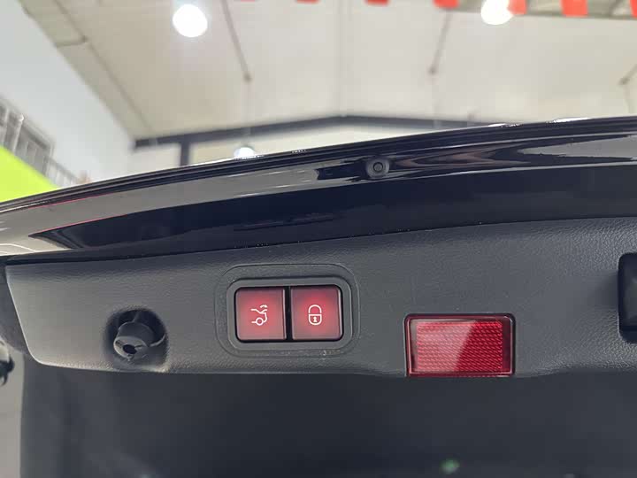 Фото 21 - Mercedes-Benz E-Class