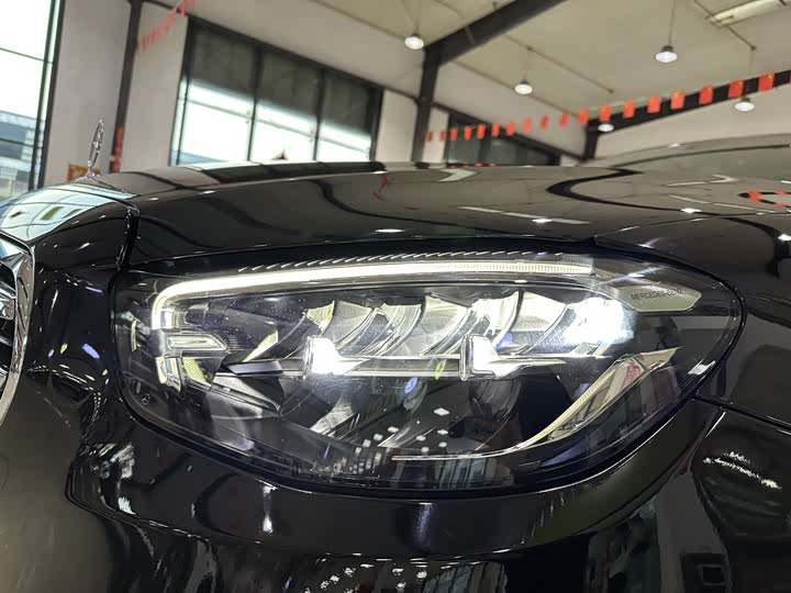 Фото 5 - Mercedes-Benz E-Class