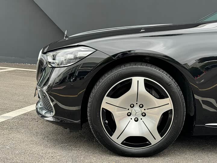 Фото 16 - Mercedes-Benz Maybach S-Class