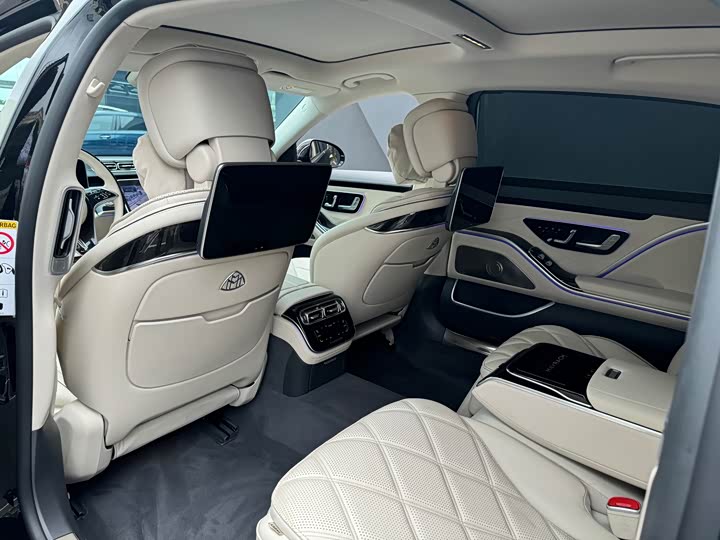 Фото 9 - Mercedes-Benz Maybach S-Class