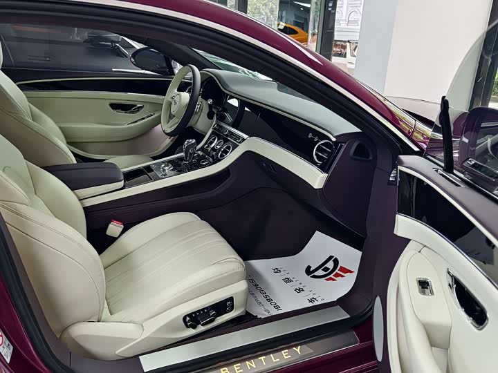 Фото 8 - Bentley Continental GT