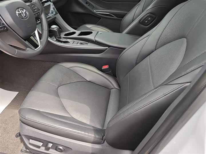 Фото 3 - Toyota Avalon