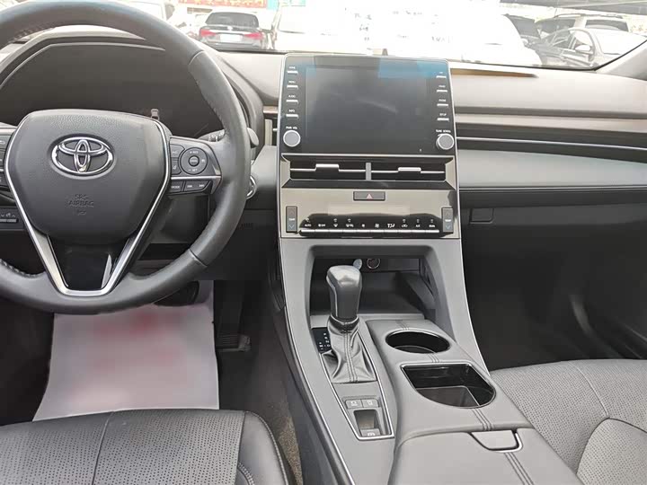 Фото 6 - Toyota Avalon