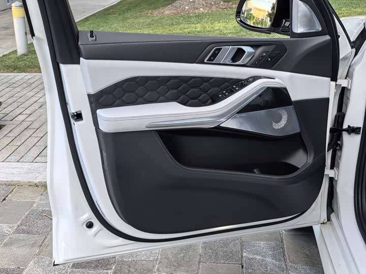 Фото 19 - BMW X5 M