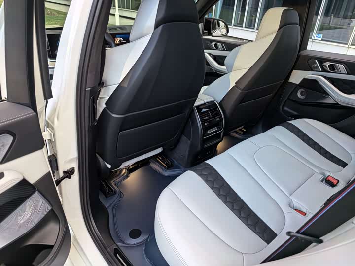 Фото 24 - BMW X5 M