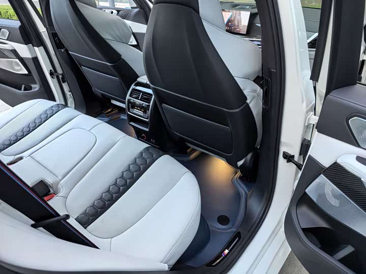 Фото 32 - BMW X5 M