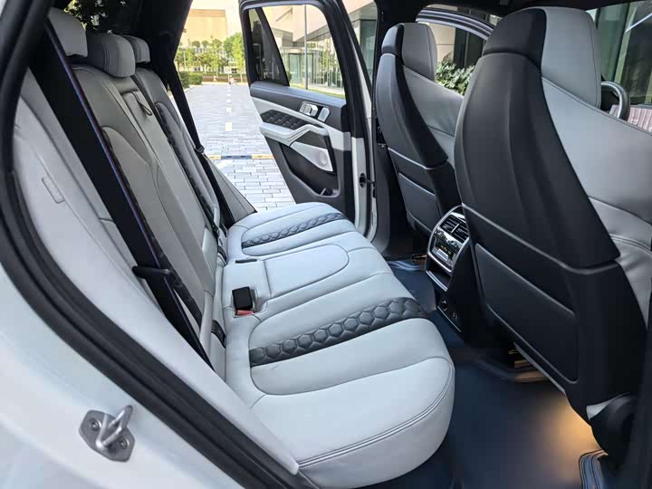 Фото 33 - BMW X5 M