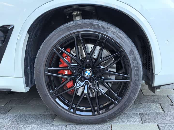 Фото 4 - BMW X5 M