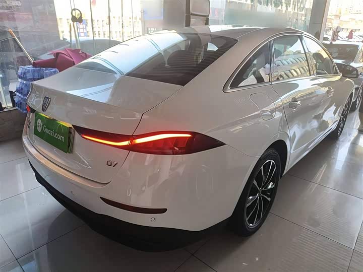 Фото 7 - Roewe D7