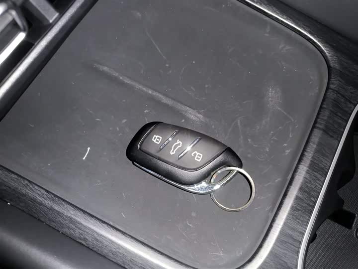 Фото 9 - Roewe D7